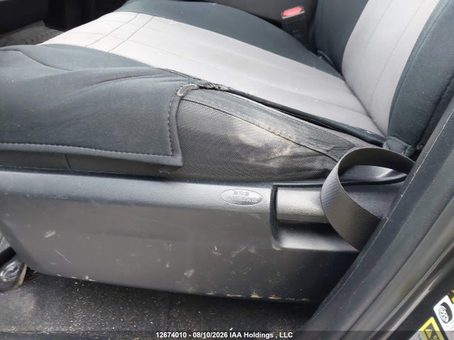 5TFDY5F19GX492388 Toyota Tundra Sr5 5.7l V8