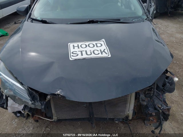 2T1BURHE6KC139883 Toyota COROLLA LE