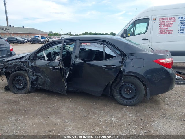 2T1BURHE6KC139883 Toyota COROLLA LE