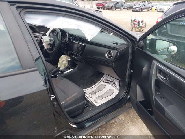 2T1BURHE6KC139883 Toyota COROLLA LE