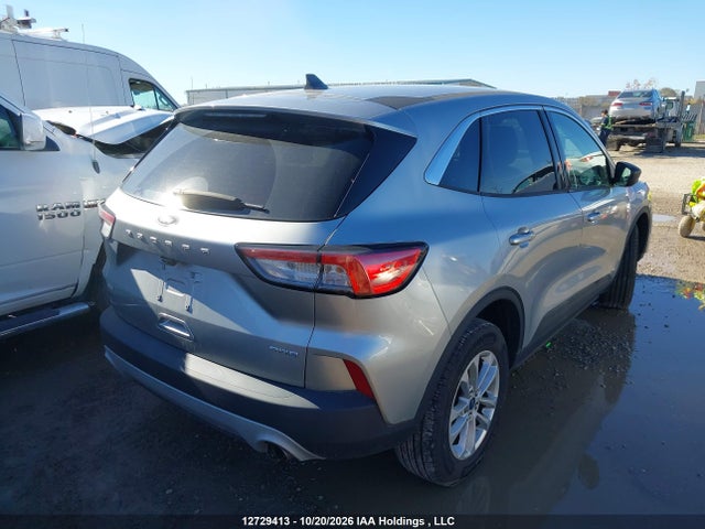 1FMCU9G64NUA57572 Ford ESCAPE SE