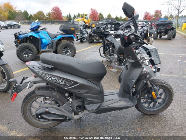 Vespa Primavera 2023 ZAPC506B9P4004802 Image 17