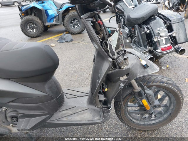 Vespa Primavera 2023 ZAPC506B9P4004802 Image 21