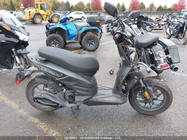 Vespa Primavera 2023 ZAPC506B9P4004802 Image 8