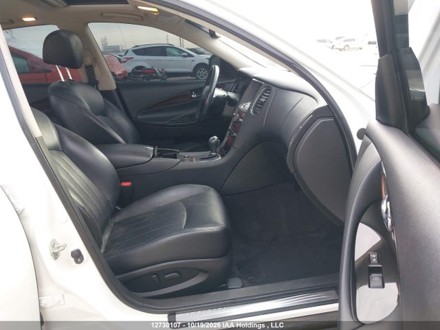 Продажа на аукционе авто 2015 Infiniti Qx50, vin: JN1BJ0HR0FM773970, номер лота: 12730107