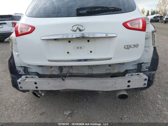 Продажа на аукционе авто 2015 Infiniti Qx50, vin: JN1BJ0HR0FM773970, номер лота: 12730107