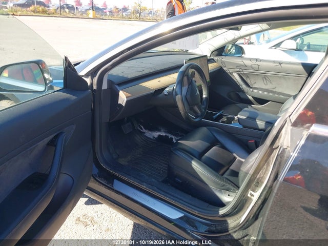 12730181 :رقم المزاد ، 5YJ3E1EB4KF393827 vin ، 2019 Tesla Model 3 Long Range/performance مزاد بيع