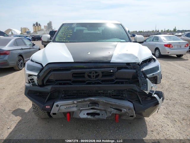 Продаж на аукціоні авто 2024 Toyota Tundra Limited 4x4, vin: 5TFJA5EC3RX033063, номер лоту: 12667278