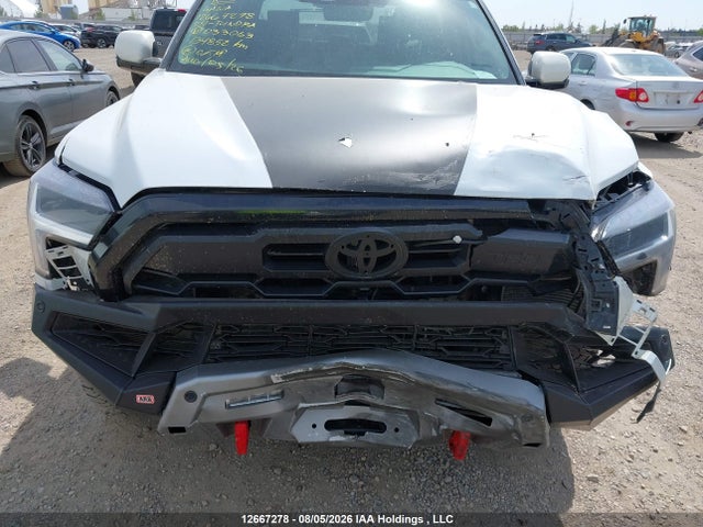 Продаж на аукціоні авто 2024 Toyota Tundra Limited 4x4, vin: 5TFJA5EC3RX033063, номер лоту: 12667278