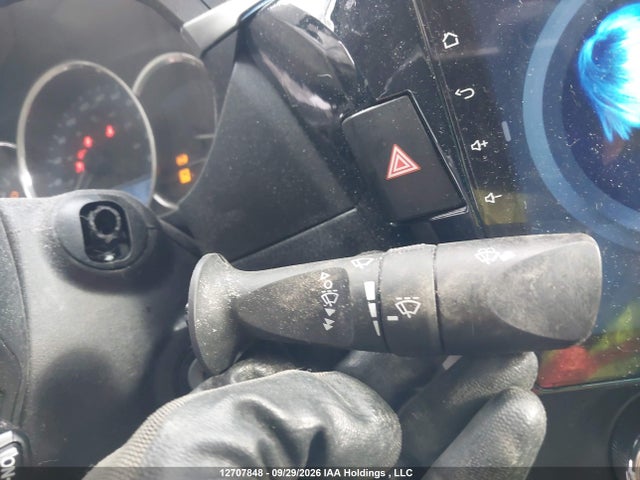 2T1BURHE9FC396428 Toyota COROLLA LE