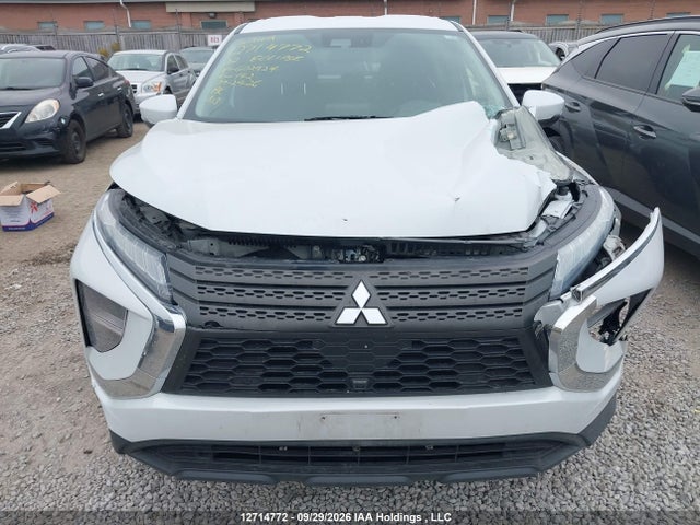 JA4ATUAA2NZ602924 Mitsubishi Eclipse Cross Es
