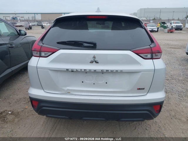 JA4ATUAA2NZ602924 Mitsubishi Eclipse Cross Es