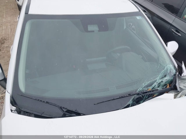 JA4ATUAA2NZ602924 Mitsubishi Eclipse Cross Es
