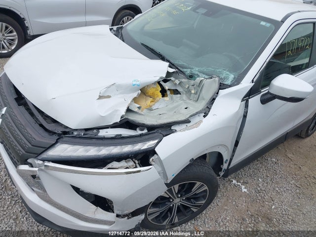 JA4ATUAA2NZ602924 Mitsubishi Eclipse Cross Es