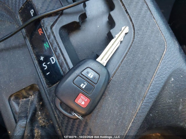2T3ZFREVXEW128179 Toyota RAV4 LE