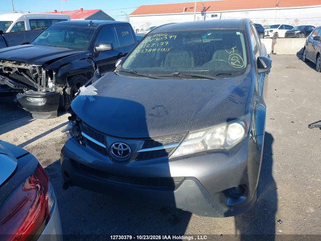 2T3ZFREVXEW128179 Toyota RAV4 LE