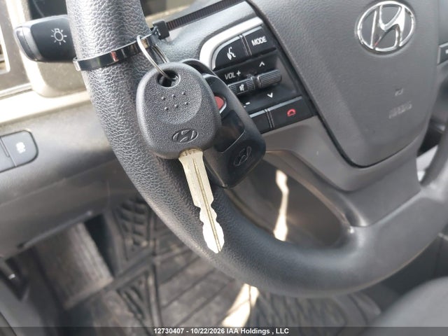 Hyundai ELANTRA SE 2017 5NPD74LF4HH137137 Image 11