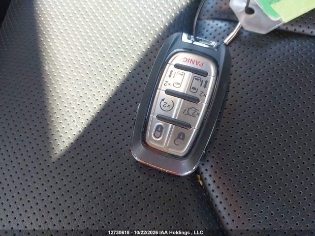 Chrysler Pacifica Limited 2026 2C4RC1GG0TR256446 Image 11