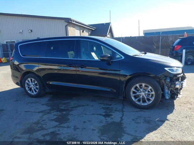 Chrysler Pacifica Limited 2026 2C4RC1GG0TR256446 Image 12