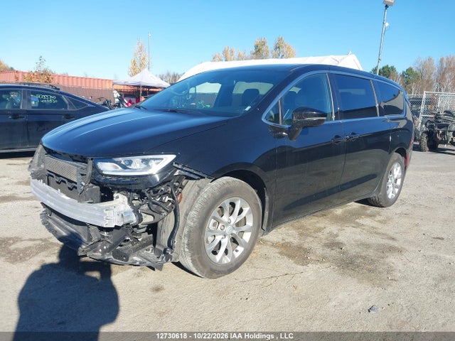Chrysler Pacifica Limited 2026 2C4RC1GG0TR256446 Image 2