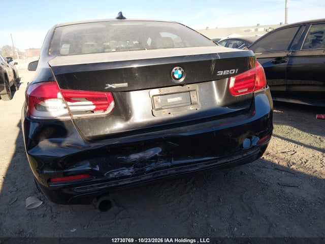 BMW 320i Xdrive 2016 WBA8A3C54GK689190 Image 6