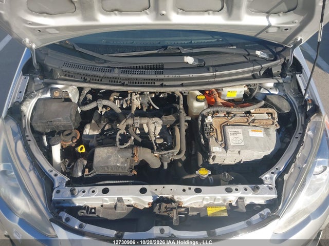 Toyota PRIUS C 2015 JTDKDTB3XF1583959 Image 10