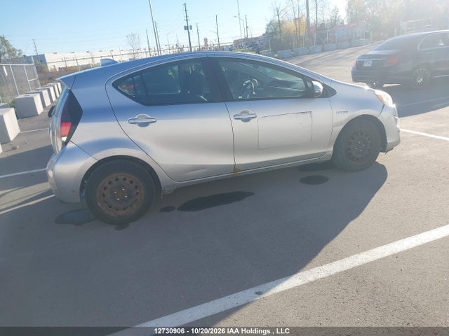 Toyota PRIUS C 2015 JTDKDTB3XF1583959 Image 13