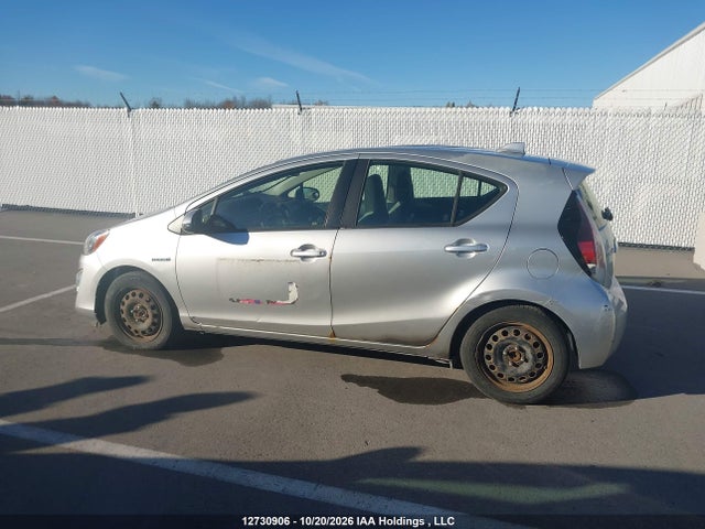 Toyota PRIUS C 2015 JTDKDTB3XF1583959 Image 14
