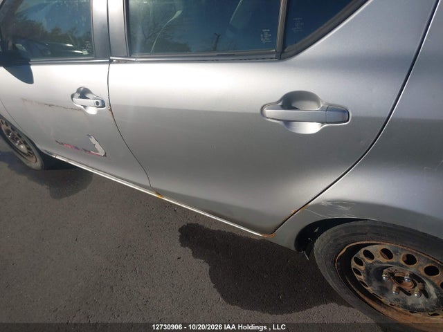 Toyota PRIUS C 2015 JTDKDTB3XF1583959 Image 19