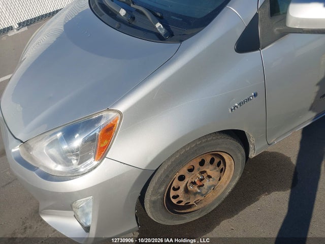 Toyota PRIUS C 2015 JTDKDTB3XF1583959 Image 22
