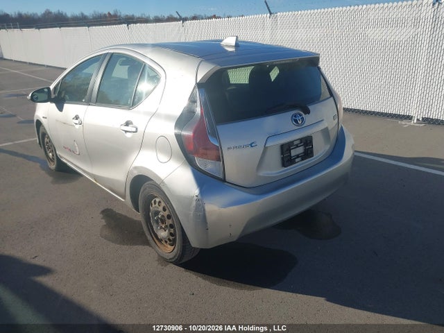 Toyota PRIUS C 2015 JTDKDTB3XF1583959 Image 3