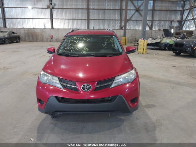 2T3ZFREV0FW210262 Toyota RAV4 LE