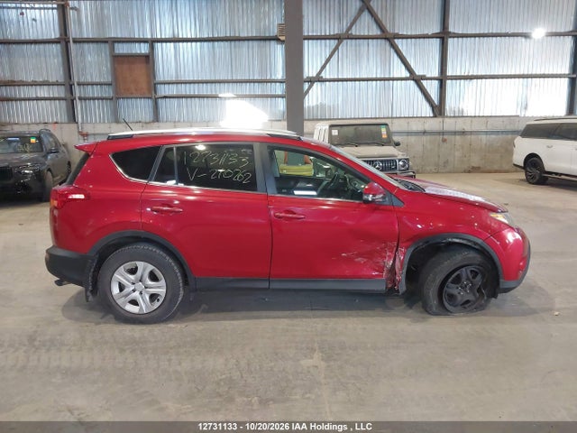 2T3ZFREV0FW210262 Toyota RAV4 LE