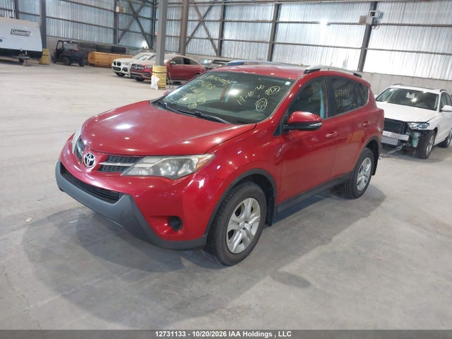 2T3ZFREV0FW210262 Toyota RAV4 LE