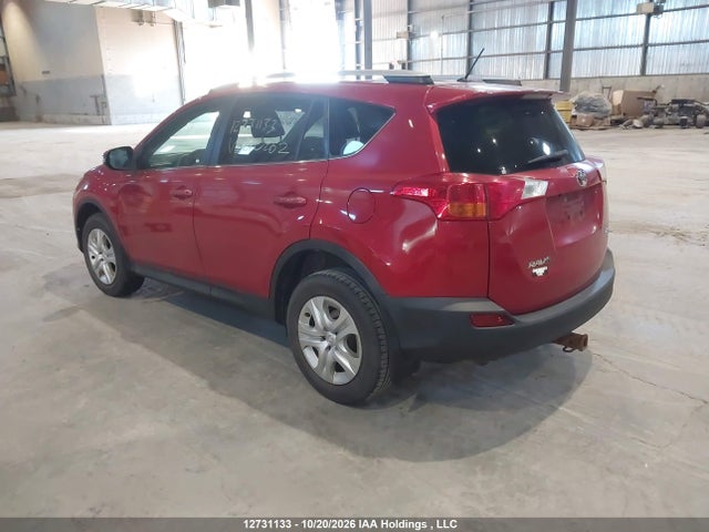 2T3ZFREV0FW210262 Toyota RAV4 LE