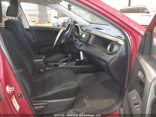 2T3ZFREV0FW210262 Toyota RAV4 LE