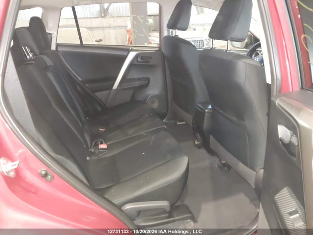 2T3ZFREV0FW210262 Toyota RAV4 LE