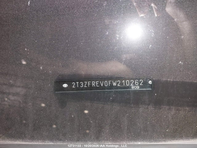 2T3ZFREV0FW210262 Toyota RAV4 LE