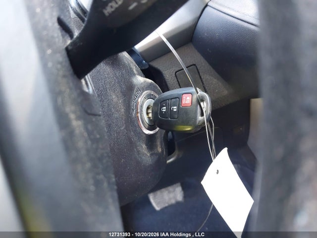 2T3BFREVXJW739552 Toyota RAV4 LE