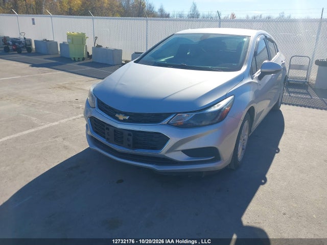 Chevrolet Cruze Lt Auto 2018 3G1BE6SM7JS646054 Image 2