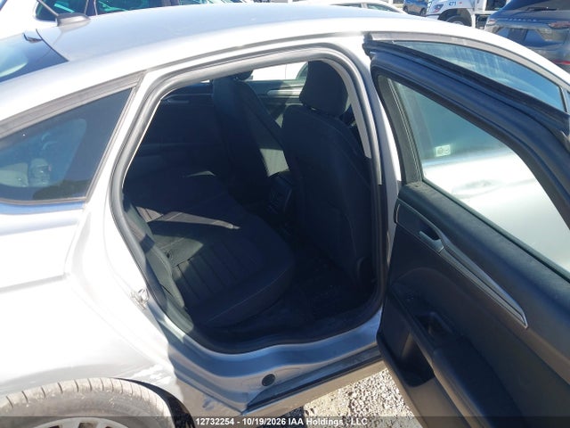 3FA6P0H75JR250834 Ford FUSION SE