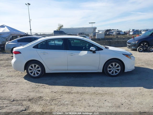 12732441 :رقم المزاد ، 5YFBPMBE1NP347743 vin ، 2022 Toyota Corolla Le مزاد بيع