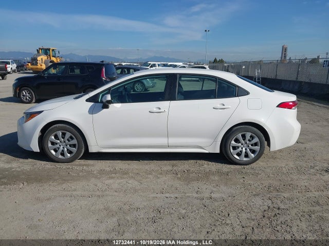 12732441 :رقم المزاد ، 5YFBPMBE1NP347743 vin ، 2022 Toyota Corolla Le مزاد بيع