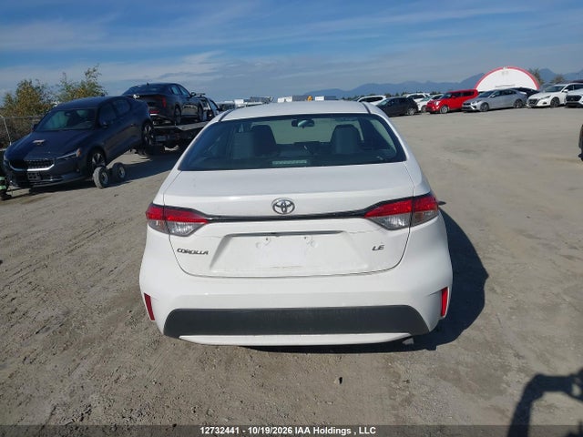 12732441 :رقم المزاد ، 5YFBPMBE1NP347743 vin ، 2022 Toyota Corolla Le مزاد بيع