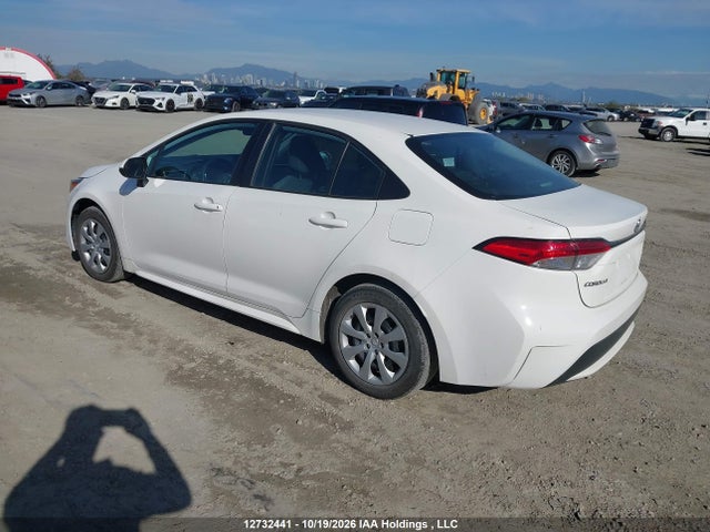 12732441 :رقم المزاد ، 5YFBPMBE1NP347743 vin ، 2022 Toyota Corolla Le مزاد بيع