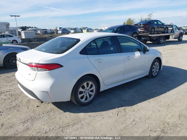 12732441 :رقم المزاد ، 5YFBPMBE1NP347743 vin ، 2022 Toyota Corolla Le مزاد بيع
