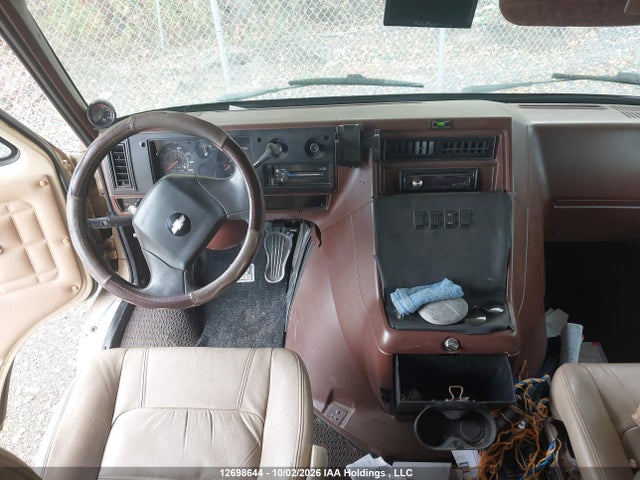 12698644 :رقم المزاد ، 2GBJG31M9E4174280 vin ، 1984 Chevrolet G30 مزاد بيع