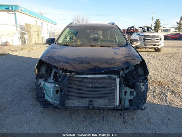 2T3BFREV0JW790932 Toyota RAV4 LE