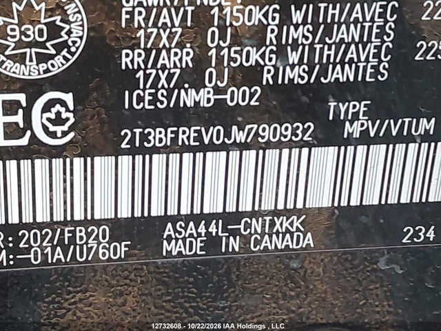 2T3BFREV0JW790932 Toyota RAV4 LE