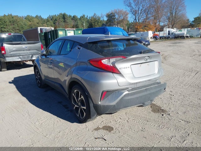 Toyota C-HR XLE 2018 NMTKHMBX5JR042115 Image 3